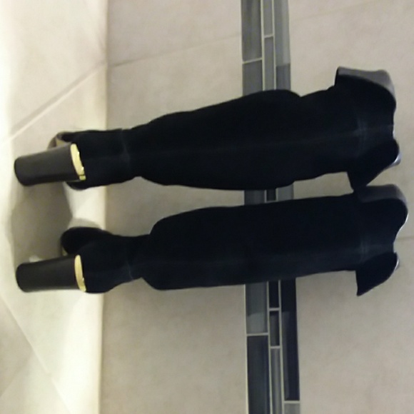 Boots - Picture 5 of 6